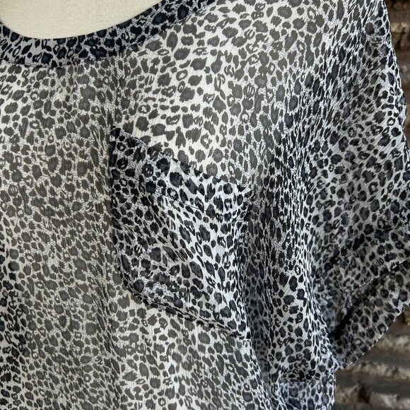 Joie 100% Silk Black White Animal Print Sheer Short Sleeve Blouse Size Small - Picture 6 of 9